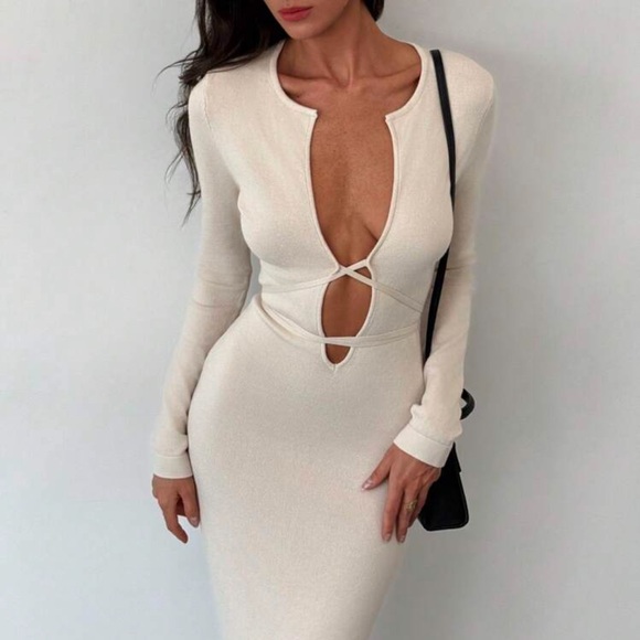 Elegant Cream Long Sleeve Dress - Picture 6 of 6